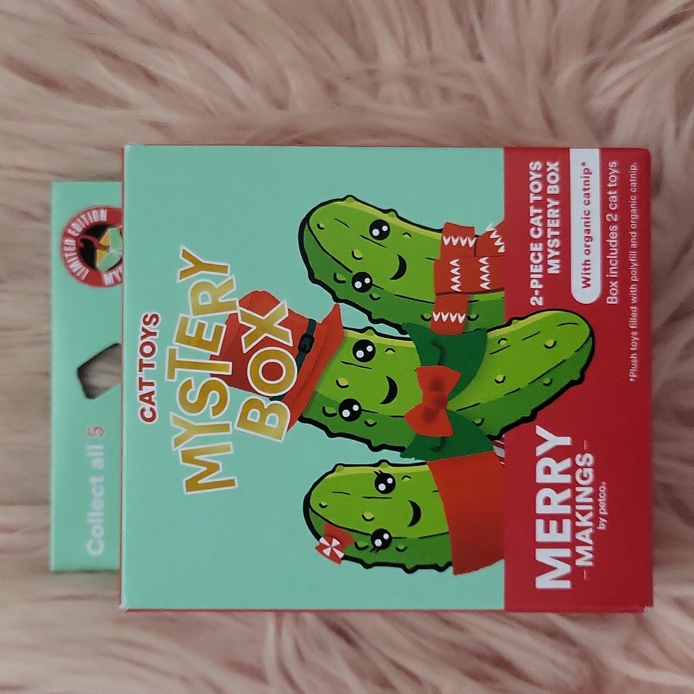 Brand New PETCO HOLIDAY INSPIRED CAT TOY-2CT